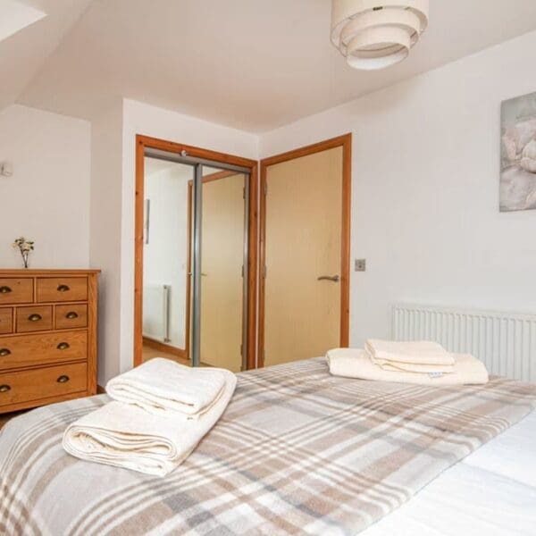 Double bedroom ensuite, The Hive holiday apartment, Dornoch