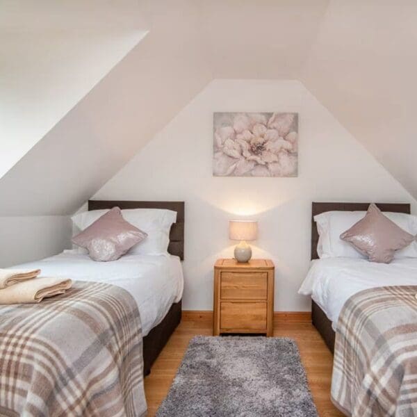 Twin bedroom, The Hive holiday apartment, Dornoch