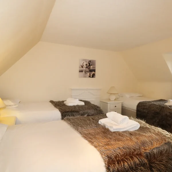 Bedroom with single beds, Kerrisdale, Dornoch